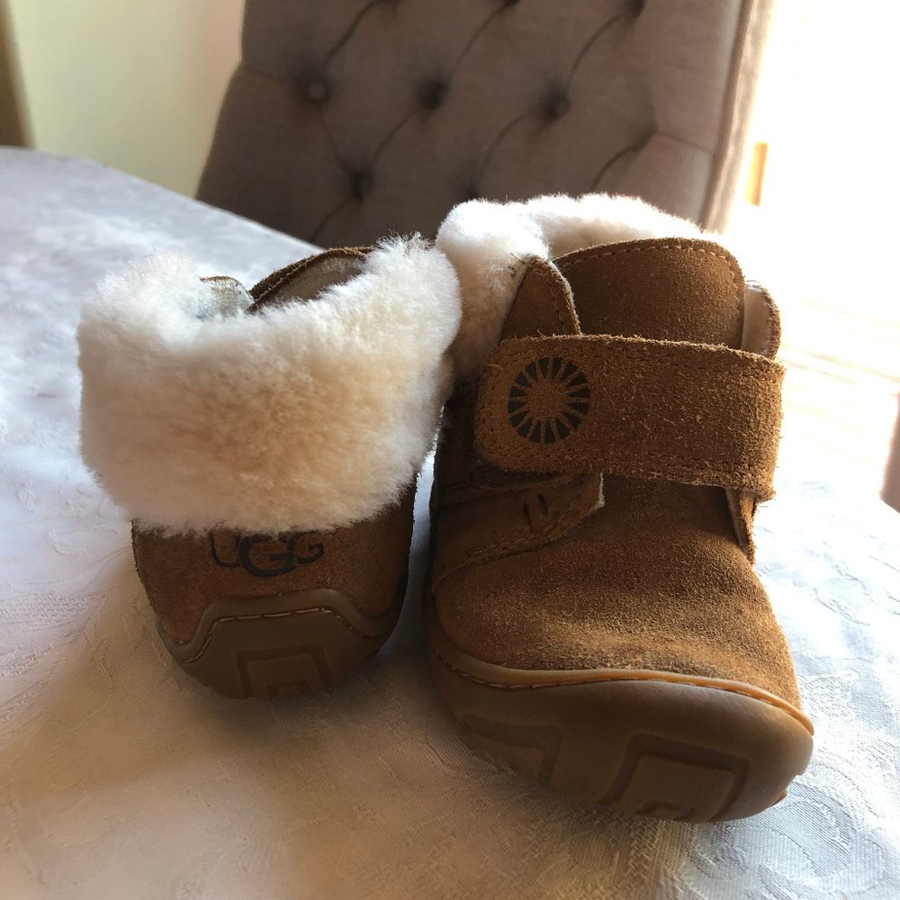 Lightly used toddler UGG boots size 8